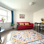 Bridgeview Central Cambridge With Parking Off Site F6